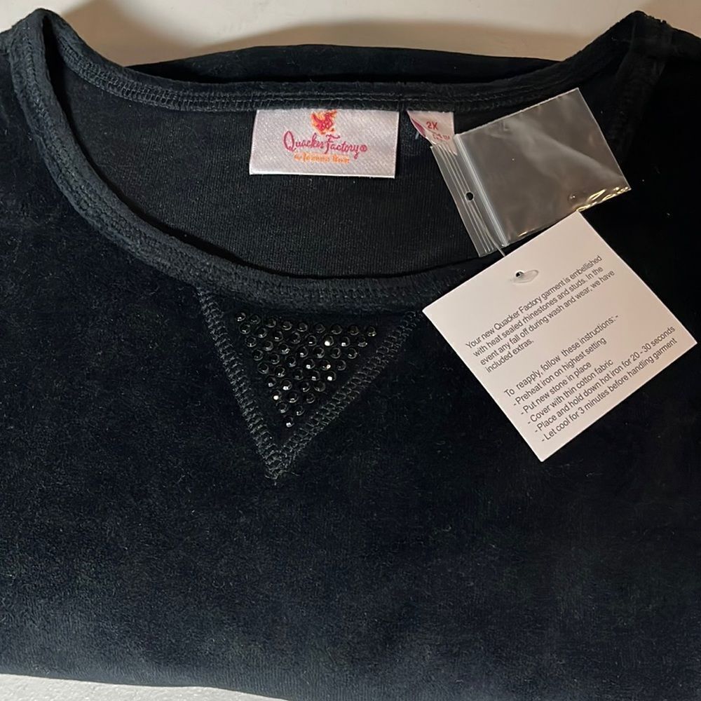 Quacker Factory Sparkle and Shine Top NWT - image 6